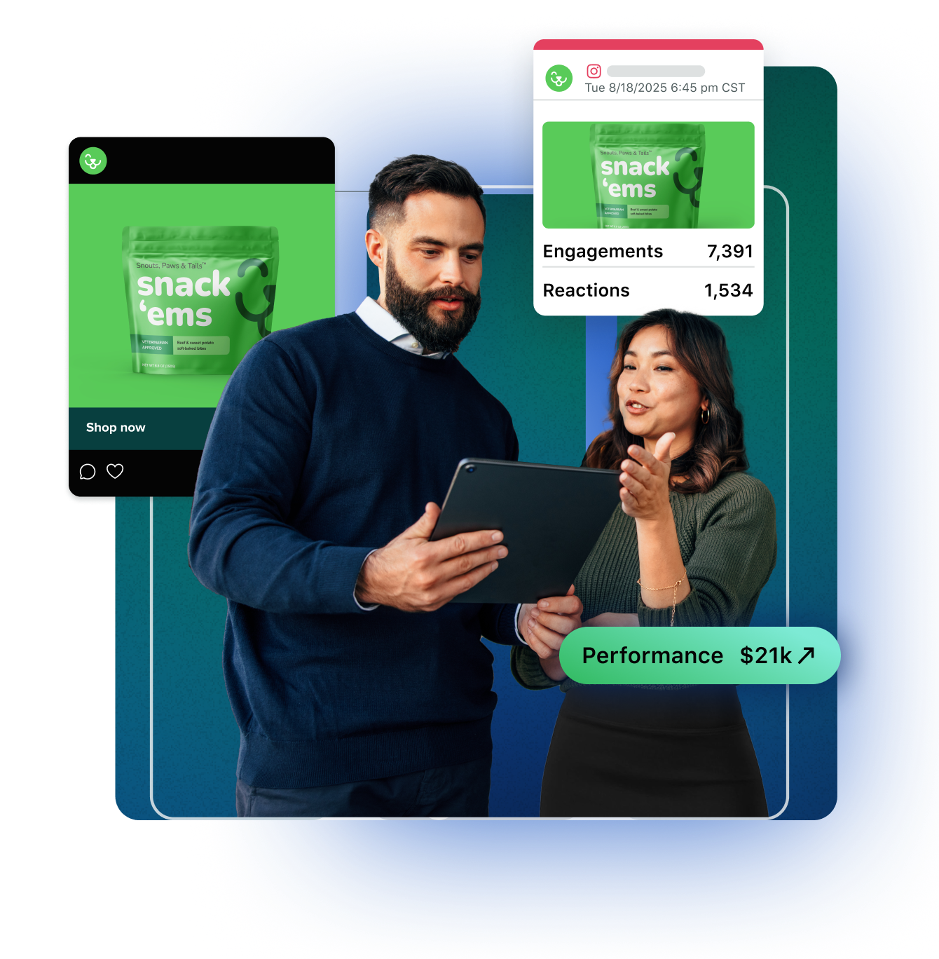 Dos personas observando las pantallas de teléfonos móviles que muestran contenido y datos de redes sociales, representando el ROI en las redes sociales.